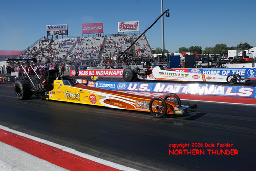 Brandon Greco (near lane) vs Mitch Kalitta (far lane)